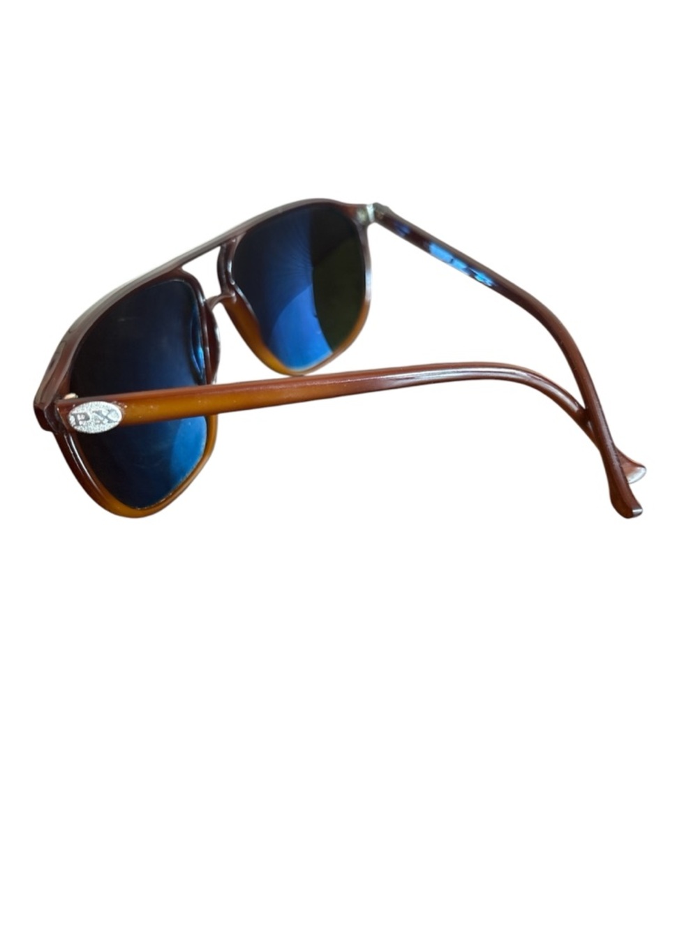 Vintage Vuarnet men’s brown polarized aviators outdoors ski